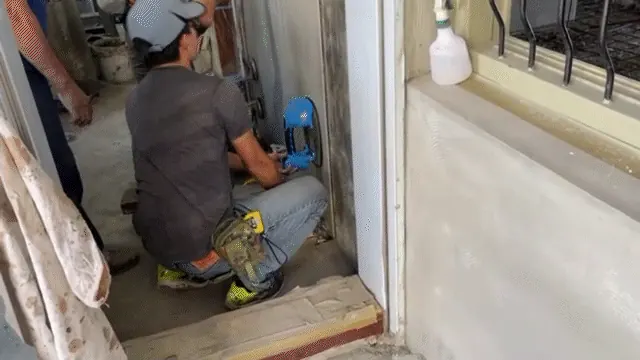 薄板磚現場搬運施工